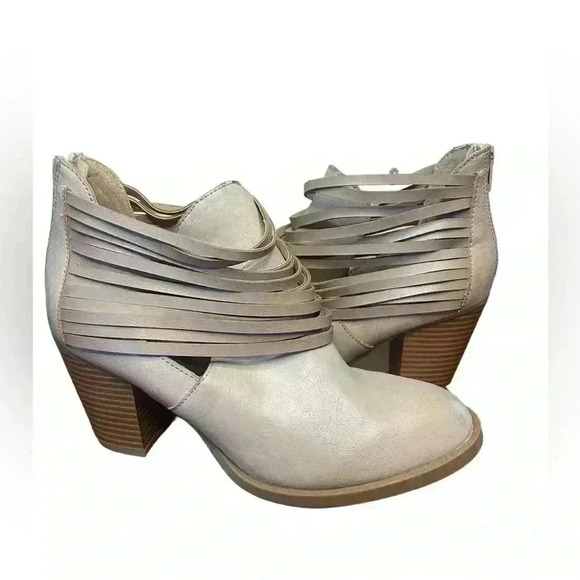 Rampage women’s strapy ankle boots with back zipper sz 8 in excellent condition - Picture 1 of 9